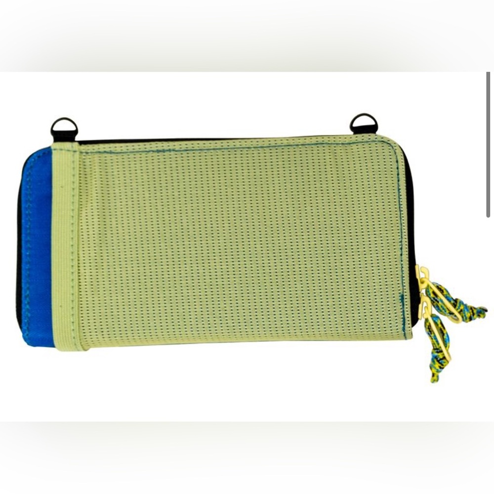 Chums Nomad Wallet in Teal with RFID blocking card - Picture 7 of 7